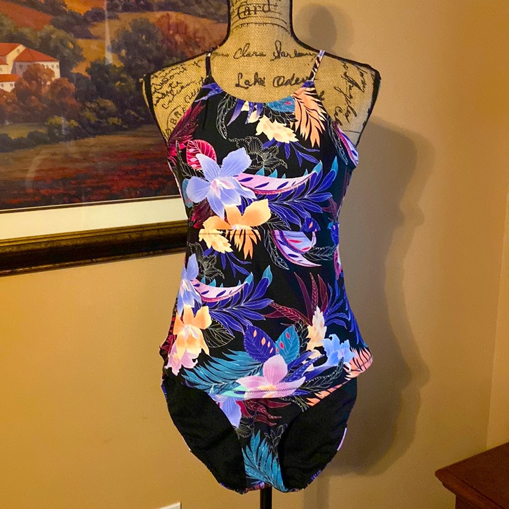 Raisins two piece tankini swimsuit, size Large.